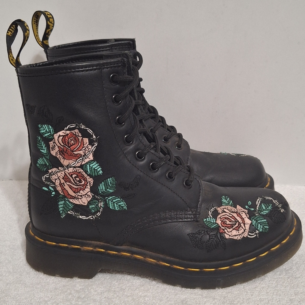 Dr. Martens 1460 Vonda Chain II Embroidered Flowers Black Boots Women's Size 7